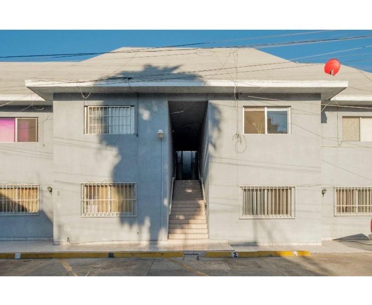 Pied-A-Terre Center Of Tijuana Apartment Exterior photo